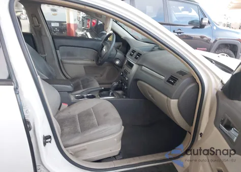 2010 Ford Fusion S z USA, uszkodzony, nr VIN 3FAHP0GA7AR411075